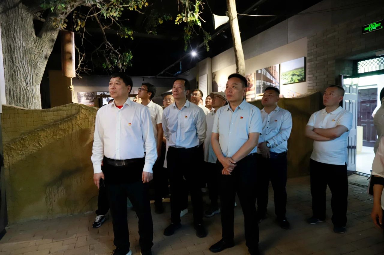 砥礪初心使命，汲取奮進力量丨花花牛乳業(yè)集團黨委組織開展學習“焦裕祿精神”主題黨日活動