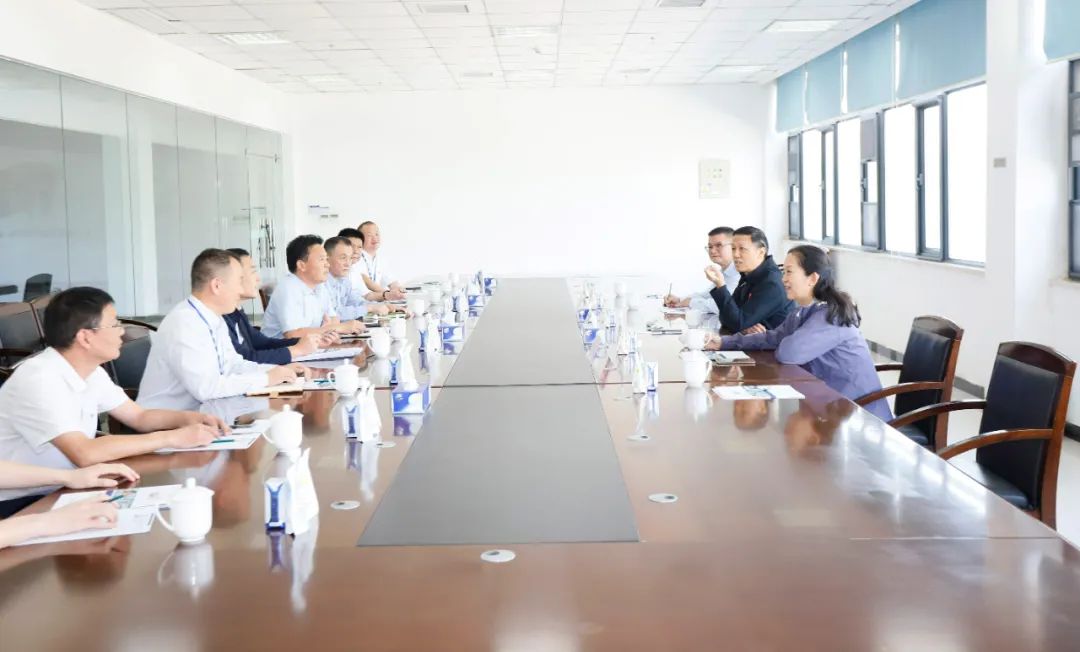 快樂過“雙節(jié)”，安全不放假｜河南農(nóng)投集團黨委書記、董事長李曉寰一行蒞臨花花牛乳業(yè)集團開展“雙節(jié)”安全生產(chǎn)大檢查活動并慰問一線職工、