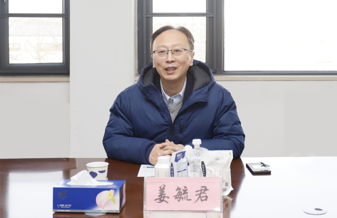 花花牛丨東北農(nóng)大食品學(xué)院院長、中原食品實(shí)驗(yàn)室首席科學(xué)家姜毓君教授蒞臨花花牛乳業(yè)集團(tuán)調(diào)研