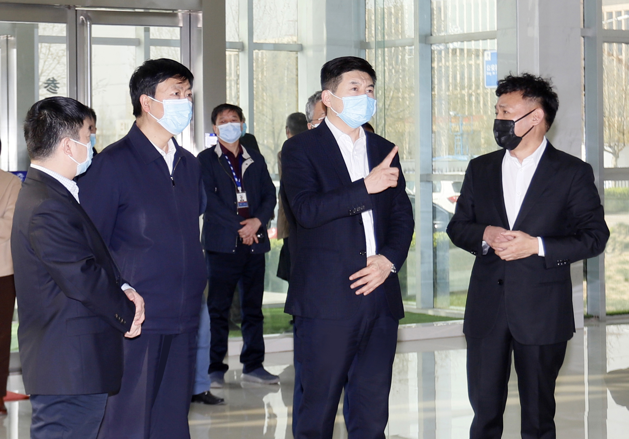 河南省委常委、副省長費(fèi)東斌蒞臨 花花牛乳業(yè)集團(tuán)調(diào)研