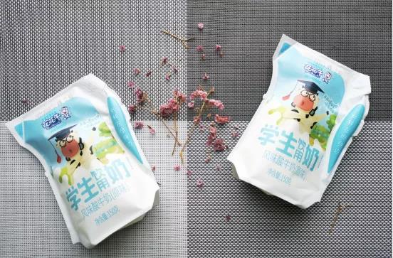 花花牛首款愛克林低溫學生飲用酸牛奶上市啦?。?！