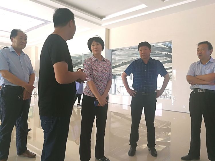 駐馬店市委常委、統(tǒng)戰(zhàn)部長姚新文 蒞臨花花牛乳業(yè)集團(tuán)總部調(diào)研