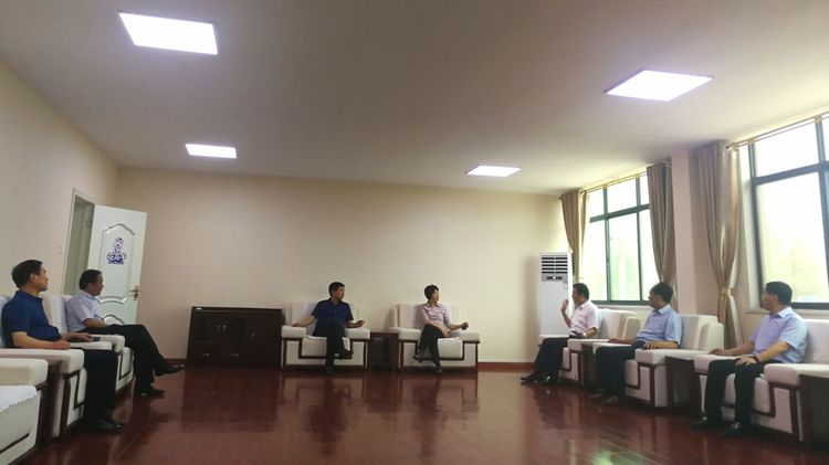 駐馬店市委常委、統(tǒng)戰(zhàn)部長姚新文 蒞臨花花牛乳業(yè)集團(tuán)總部調(diào)研